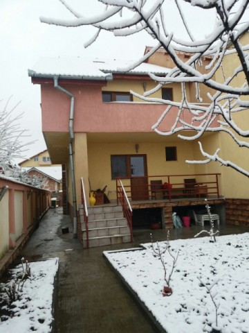 vila-cu-curte-si-gradina-de-inchiriat-in-sibiu-zona-calea-poplacii-8